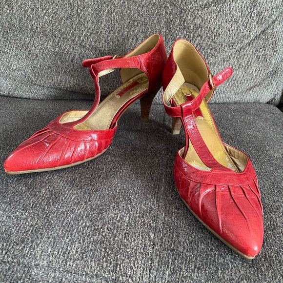 ECCO Red Leather shoes - Picture 1 of 4